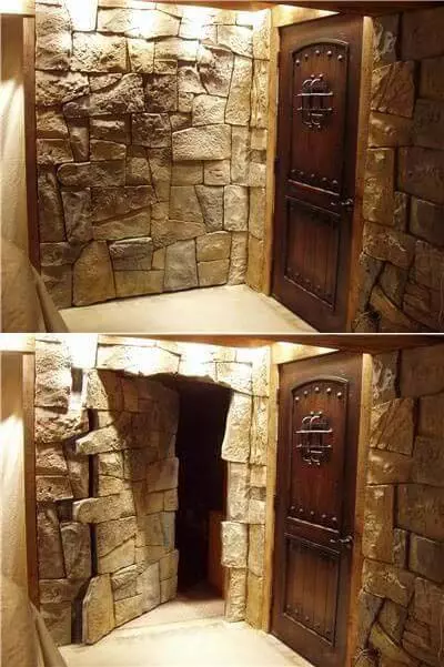 Крытая камнем секретная дверь хранилища