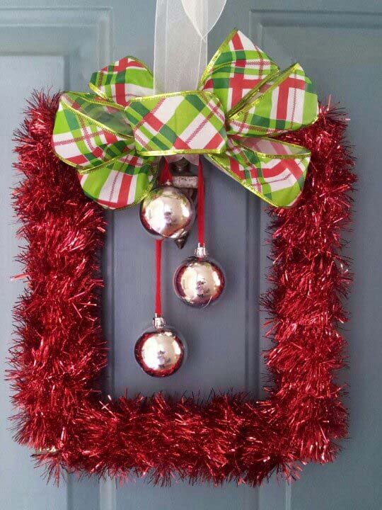 Идеи украшения дверей мишурой # Рождество # мишура # поделки #decorhomeideas