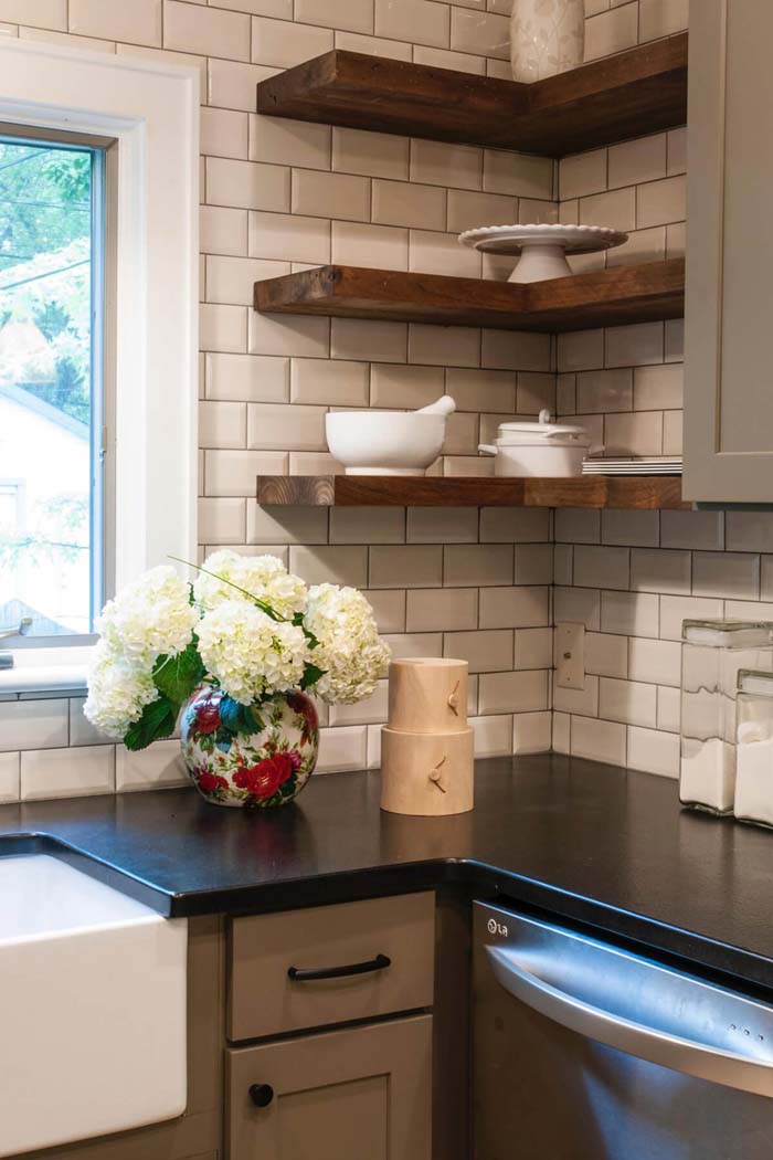 Черный, белый, древесный минимализм Коттедж Кухня #cottage #kitchen #decorhomeideas